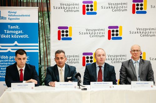 Veszprémben indult a Vállalkozásismereti Roadshow!